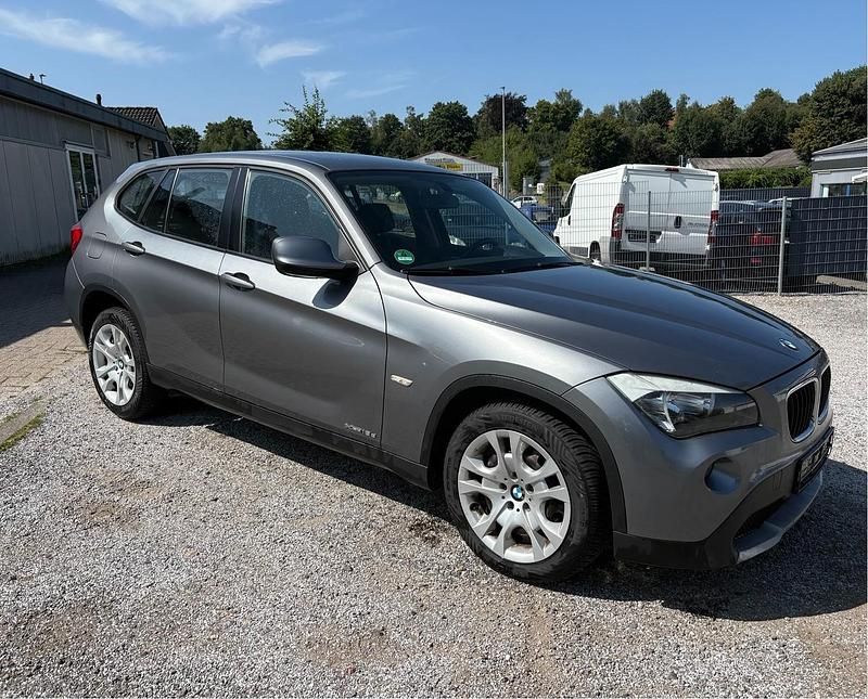 Silber Gebraucht 2015 BMW 118 Kleinwagen | 6.200 € (Guter Preis) - Bild 1/4