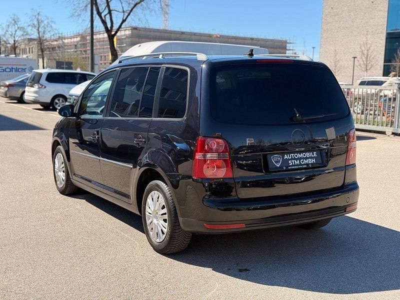 Gebraucht VW Touran Highline 140 PS (102 kW) 2010 Schwarz Van / Kleinbus