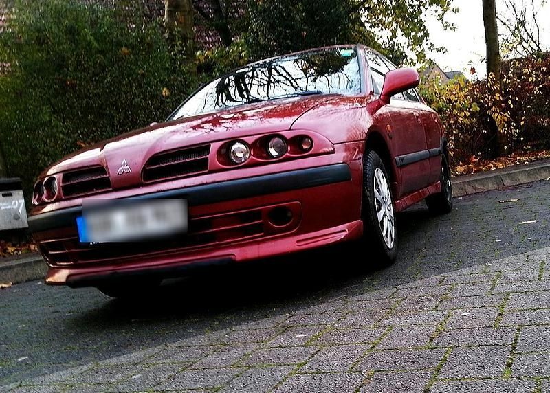 Rot Gebraucht 2001 Mitsubishi Carisma Limousine | 750 € (Fairer Preis) - Bild 1/3