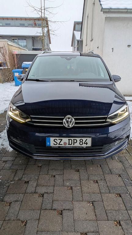Blau Gebraucht 2016 VW Touran Highline Van / Kleinbus | 14.500 € - Bild 1/4
