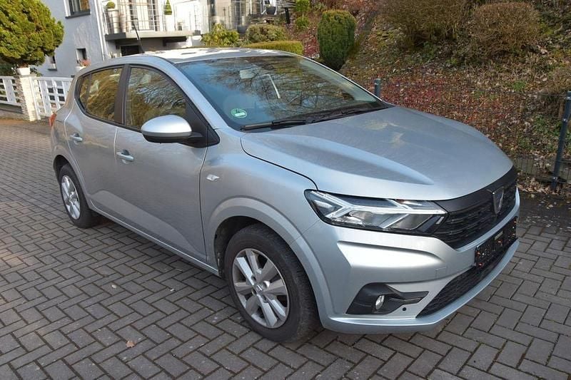 Gebraucht Dacia Sandero Comfort 101 PS (74 kW) 2022 Grau Limousine