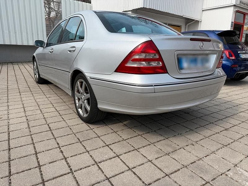 Gebraucht Mercedes C200 163 PS (119 kW) 2001 Grau Limousine