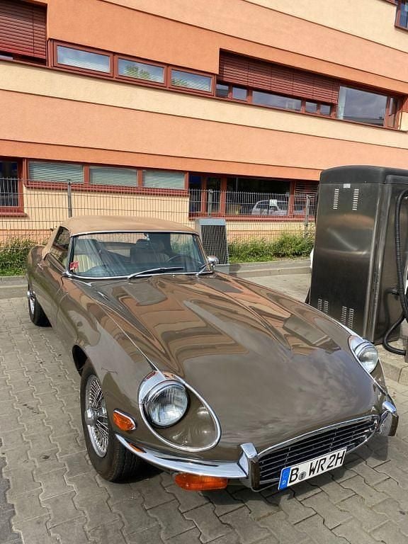 Second-hand Jaguar E-Type 268 CP (197 kW) 1974 Maro Cabrio
