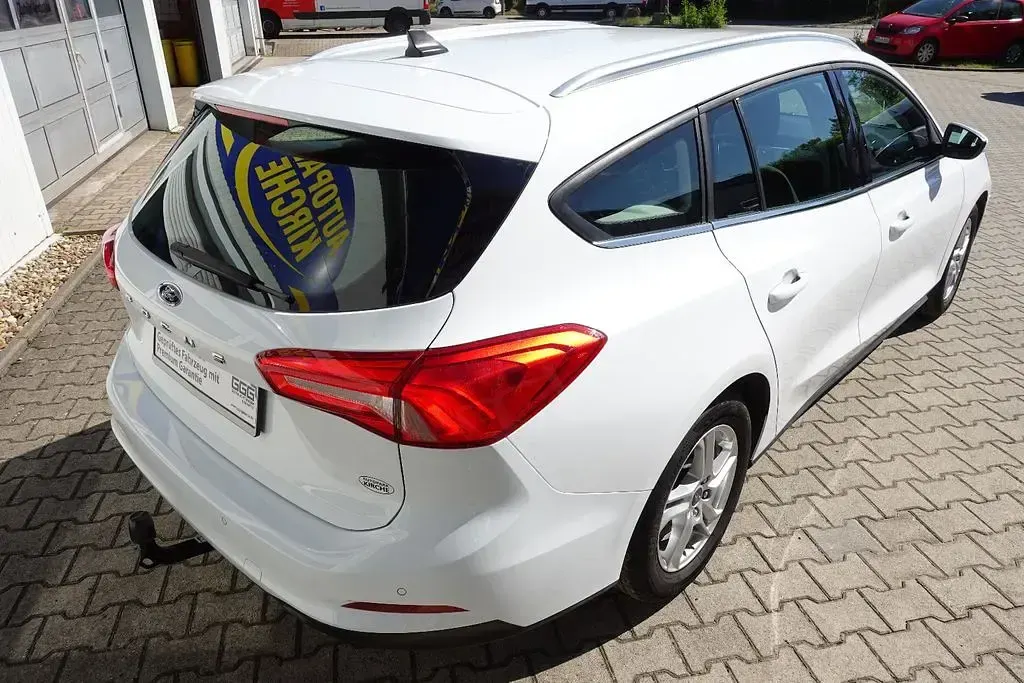 Gebraucht Ford Focus Cool & Connect 120 PS (88 kW) 2021 Weiß Limousine