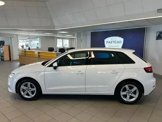 Gebraucht Audi A3 Sport 116 PS (85 kW) 2019 Andere Limousine