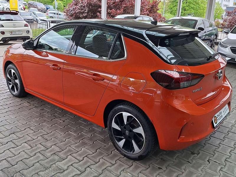 Gebraucht Opel Corsa-e 100 kW (136 PS) 2021 Power orange/dynamik orange Kleinwagen