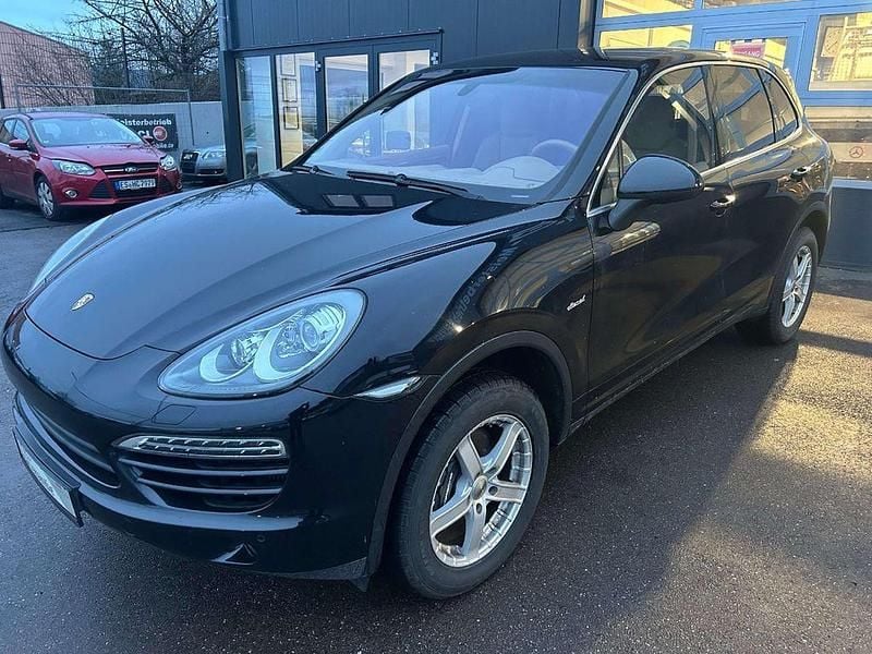 Gebraucht Porsche Cayenne 239 PS (175 kW) 2010 Tiefschwarzmetallic SUV