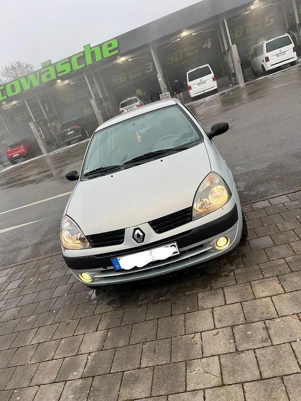 Grau Gebraucht 2004 Renault Clio II Kleinwagen | 1.000 € (Guter Preis) - Bild 1/4