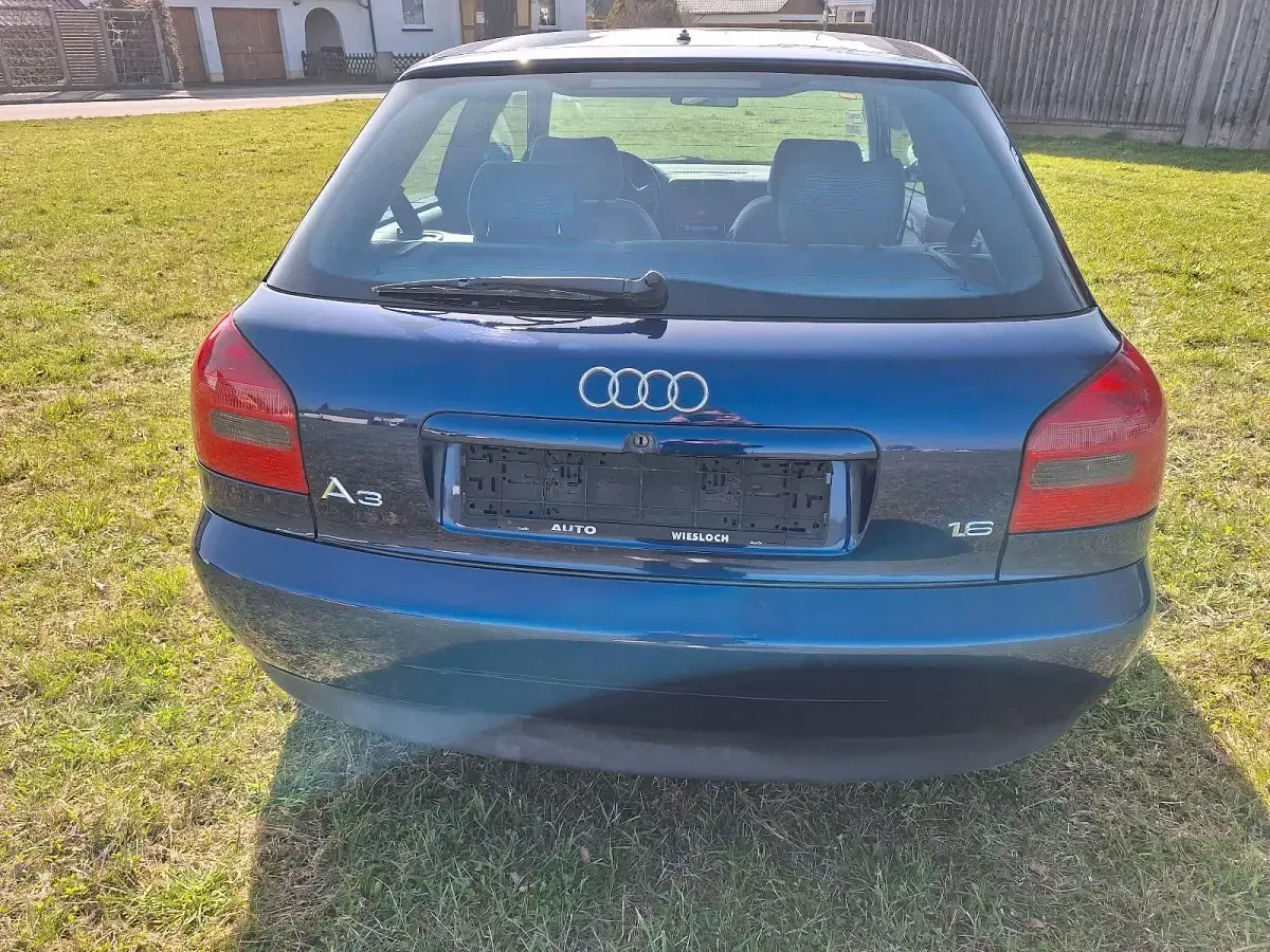 Second-hand Audi A3 101 CP (74 kW) 1999 Albastru Hatchback