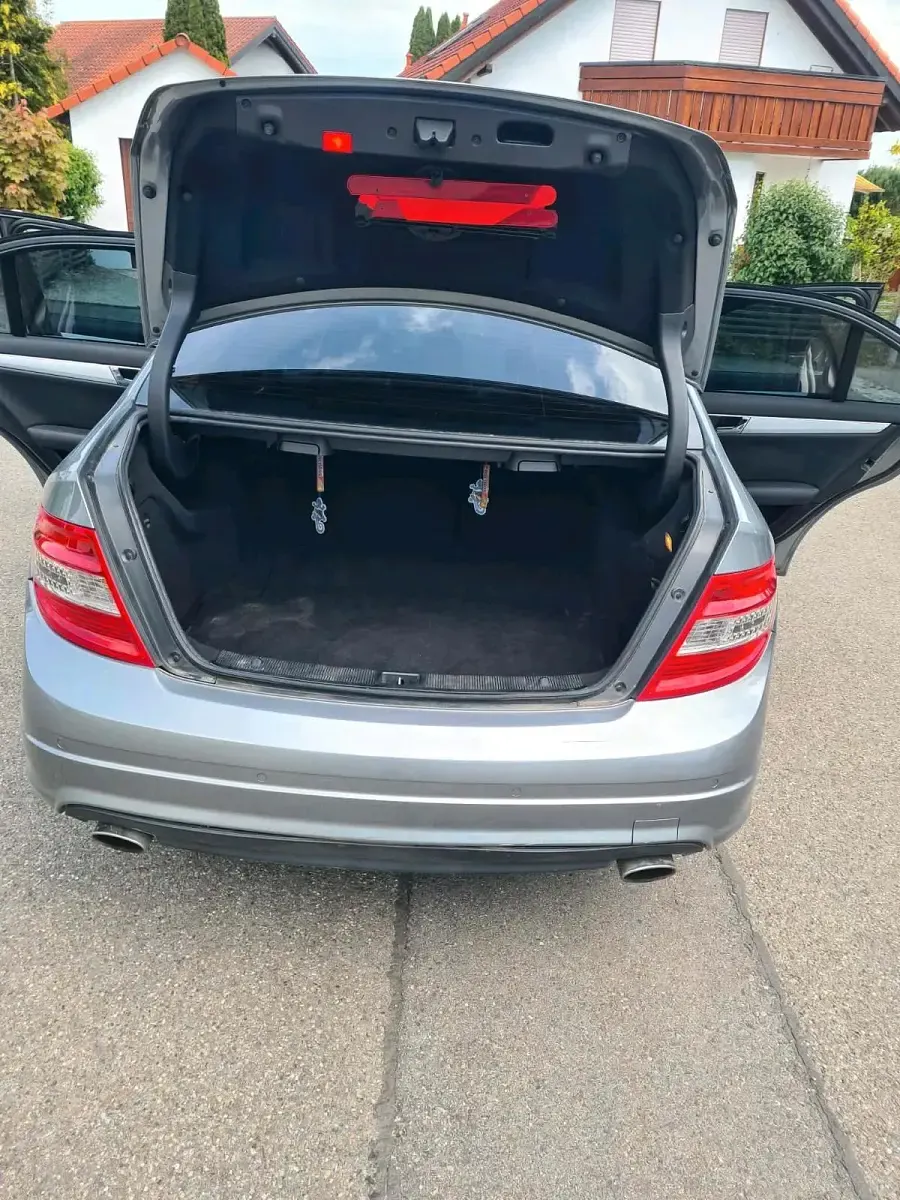 Gebraucht Mercedes C320 Sport 224 PS (164 kW) 2008 Grau Limousine