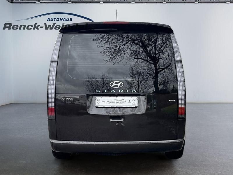 Gebraucht Hyundai Staria Prime 177 PS (130 kW) 2024 Braun Van / Kleinbus