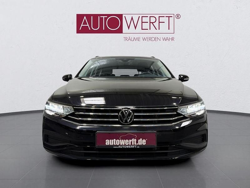Gebraucht VW Passat 150 PS (110 kW) 2022 Schwarz Kombi