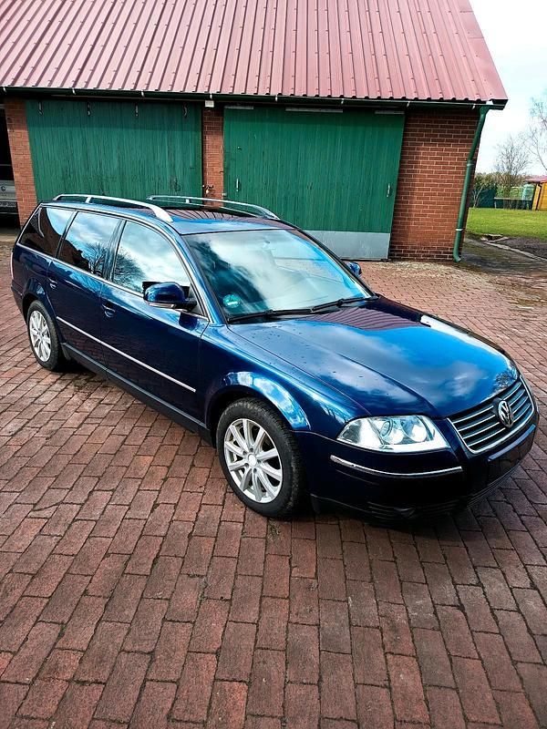 Second-hand VW Passat 131 CP (96 kW) 2004 Albastru Break