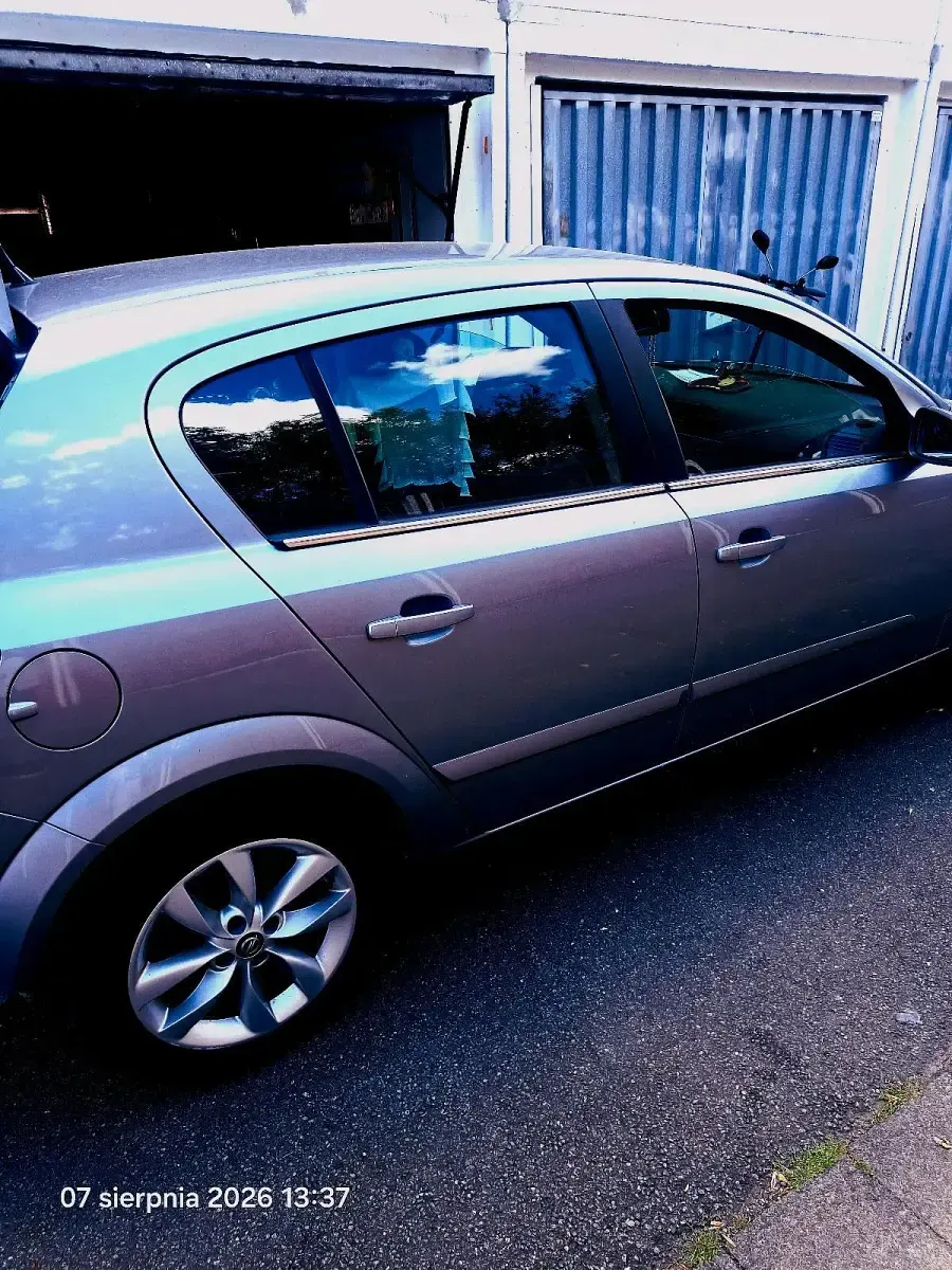 Gebraucht Opel Astra 105 PS (77 kW) 2004 Silber Kleinwagen