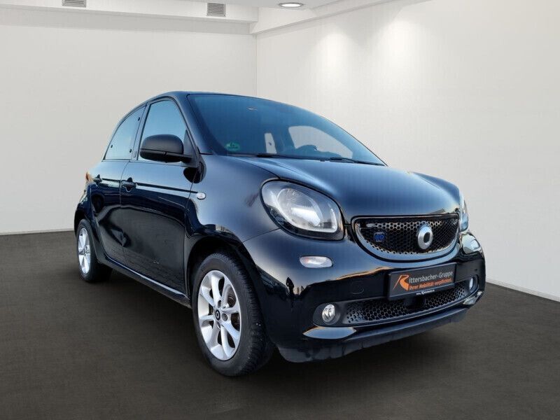Gebraucht Smart ForFour Electric Drive Passion 60 kW (82 PS) 2019 (schwarz) Limousine