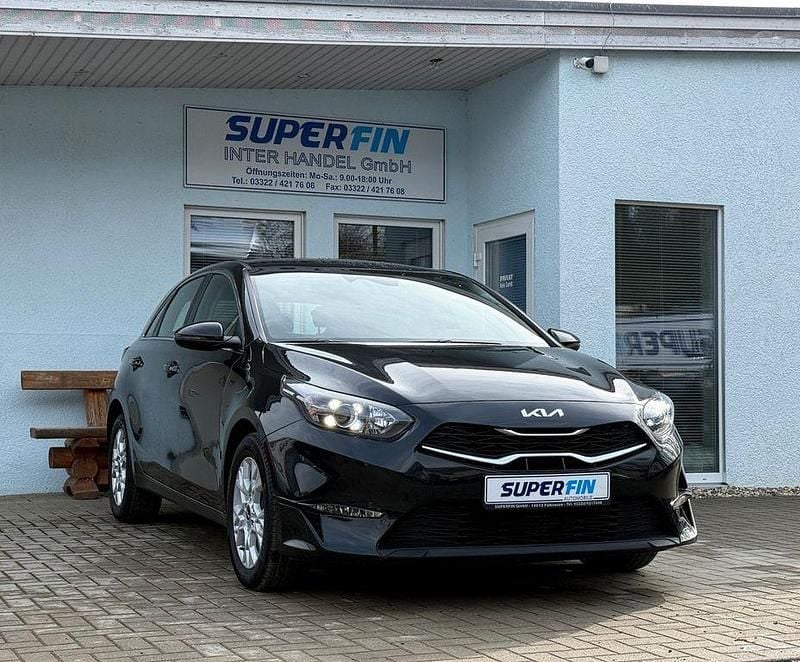 Gebraucht Kia Ceed 101 PS (74 kW) 2024 Schwarz Kleinwagen