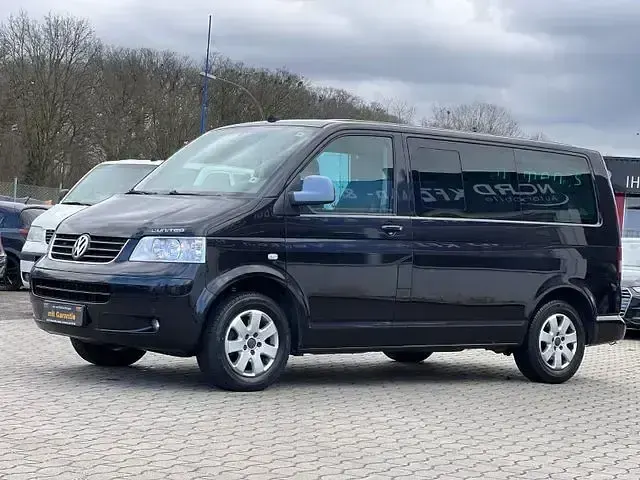 Second-hand VW Transporter 174 CP (127 kW) 2005 Negru Van