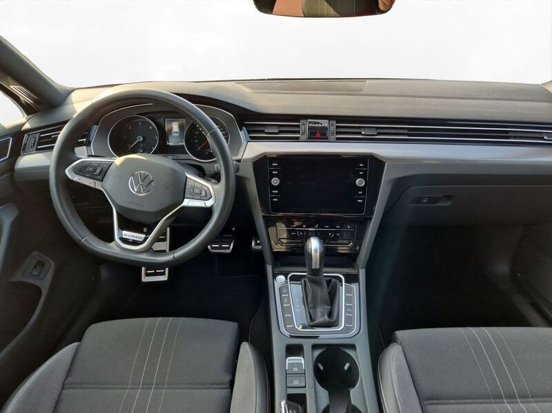 Gebraucht VW Passat Alltrack 200 PS (147 kW) 2022 Deep black perleffekt Kombi