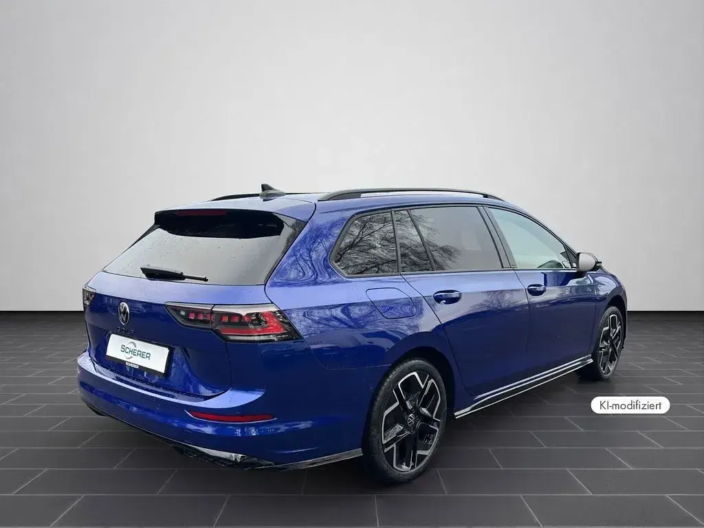 Gebraucht VW Golf VIII R-line 150 PS (110 kW) 2026 Lapiz blue metallic (metallic) Kombi