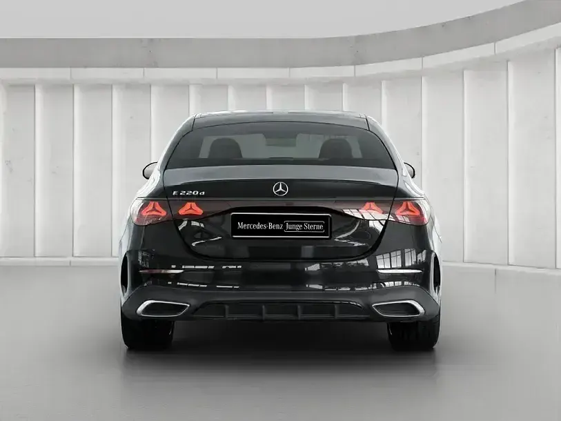 Gebraucht Mercedes E220 Premium 197 PS (144 kW) 2025 Schwarz Limousine