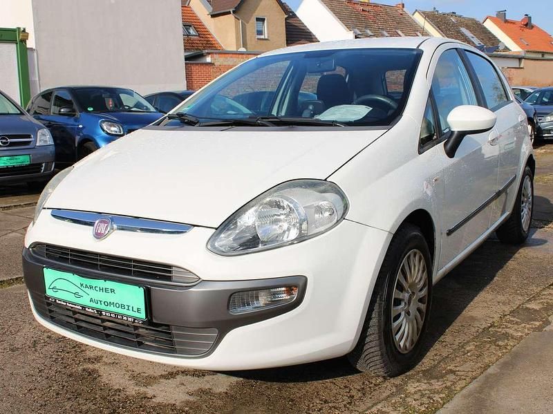 Gebraucht Fiat Punto Dynamic 77 PS (56 kW) 2010 Weiss Kleinwagen