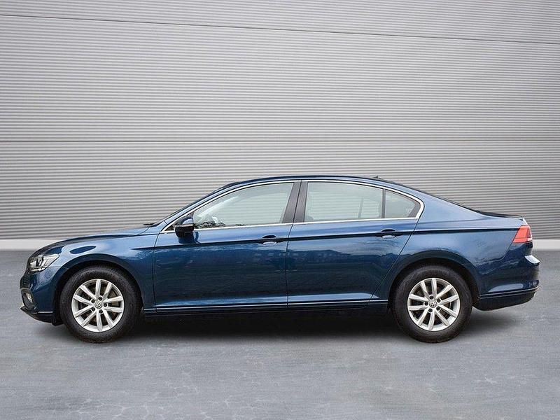 Gebraucht VW Passat Business 150 PS (110 kW) 2020 Blau Limousine