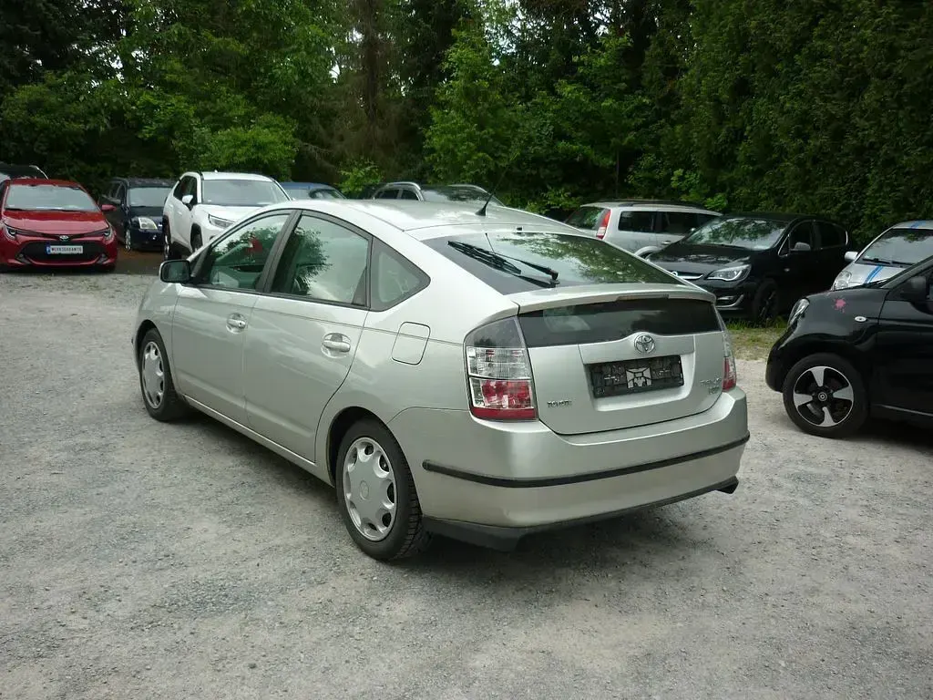 Gebraucht Toyota Prius Sol 111 PS (81 kW) 2005 Silver metallic Kleinwagen