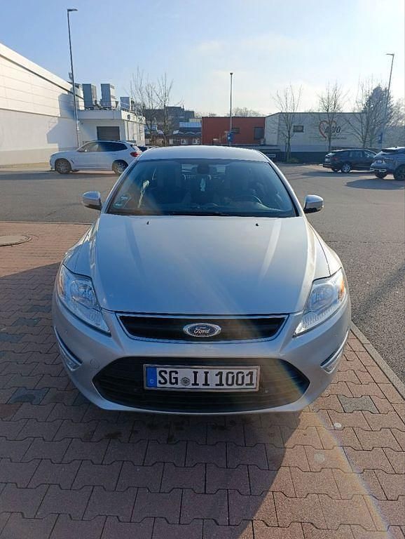 Gebraucht Ford Mondeo Trend 140 PS (102 kW) 2012 Silber Limousine