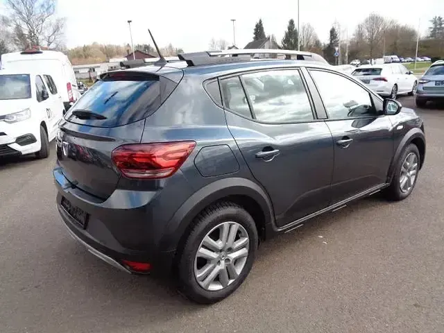 Gebraucht Dacia Sandero Stepway 91 PS (66 kW) 2022 Grau Limousine