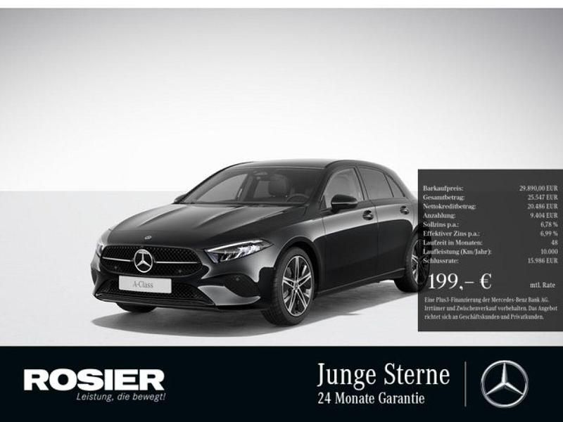 Schwarz / kosmosschwarz (metallic) Gebraucht 2024 Mercedes 200 Coupé | 29.890 € - Bild 1/4