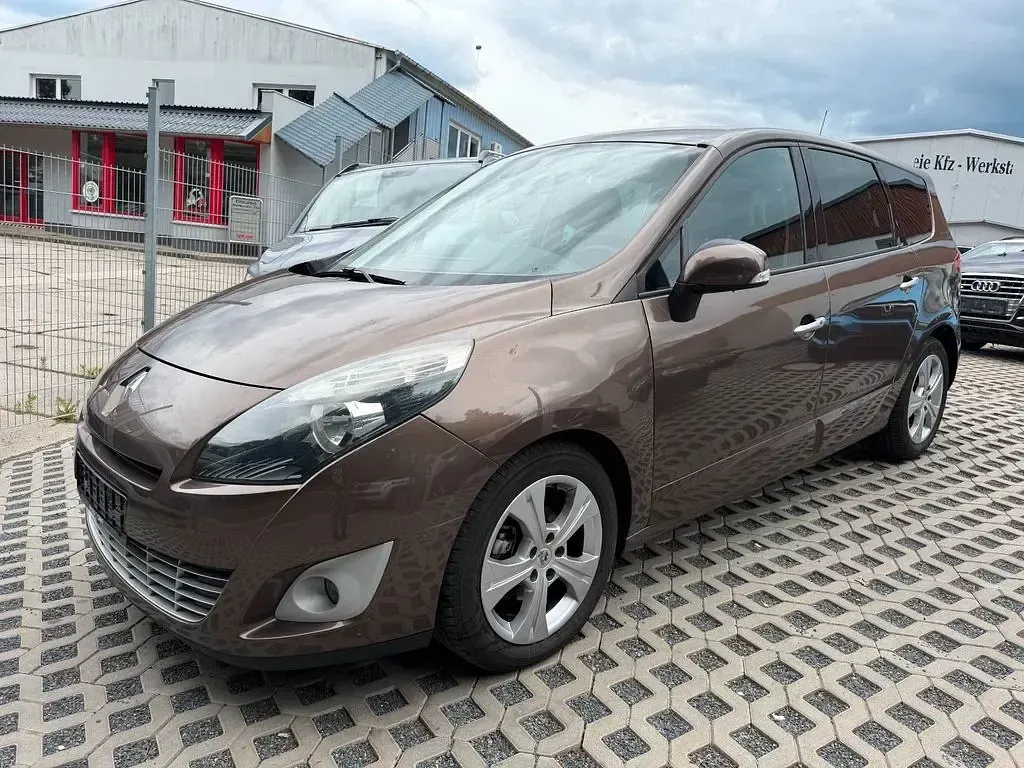 Gebraucht Renault Scenic E-Tech 131 PS (96 kW) 2009 Braun Limousine