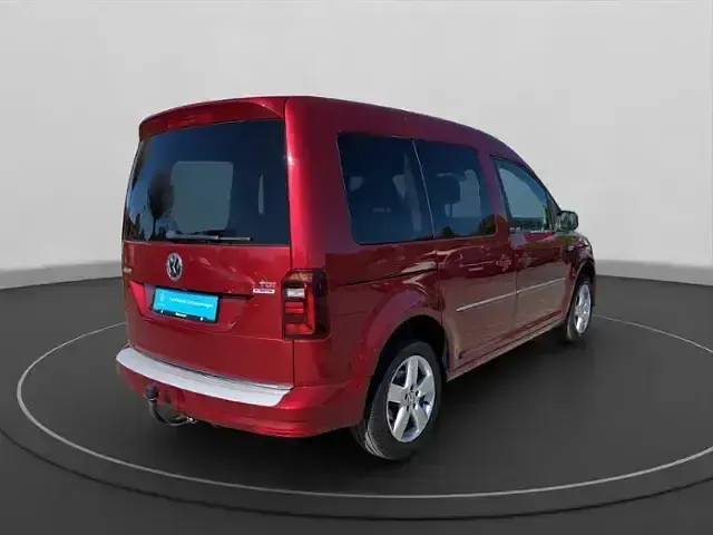 Gebraucht VW Caddy Trendline 150 PS (110 kW) 2016 Rot Van / Kleinbus