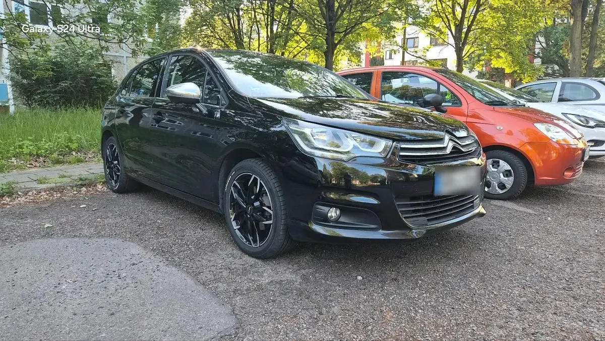 Gebraucht Citroën C4 131 PS (96 kW) 2015 Schwarz Kleinwagen
