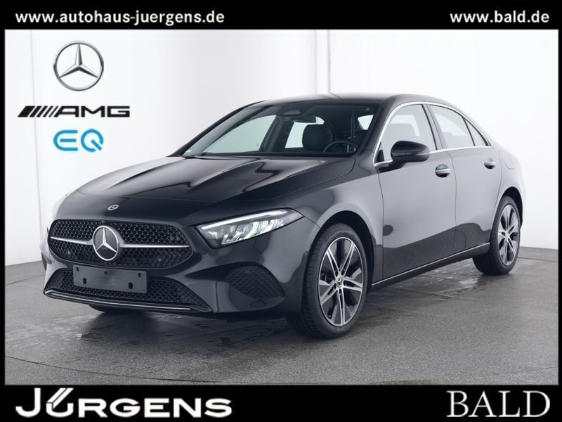 Gebraucht Mercedes A250 Progressive 163 PS (119 kW) 2024 Metalliclack kosmosschwarz Limousine