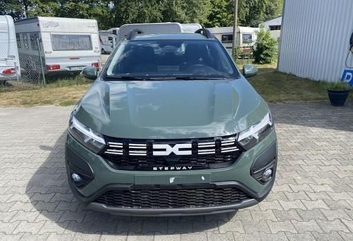 Neu Dacia Sandero Expression 91 PS (66 kW) 2025 Grün Kleinwagen