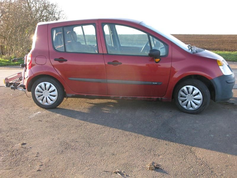 Gebraucht Renault Modus 75 PS (55 kW) 2004 Rot Van / Kleinbus