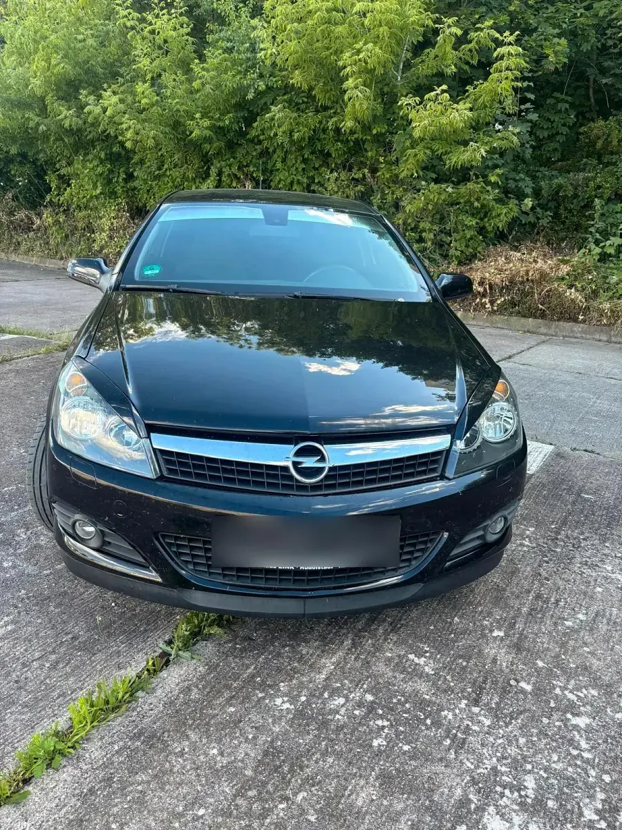 Gebraucht Opel Astra GTC 116 PS (85 kW) 2008 Schwarz Limousine