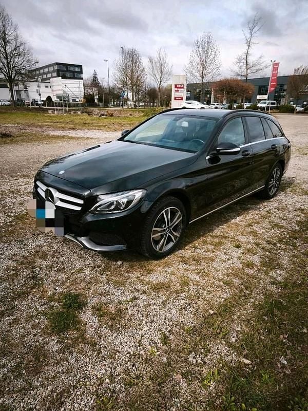 Gebraucht Mercedes C180 156 PS (114 kW) 2015 Schwarz Kombi