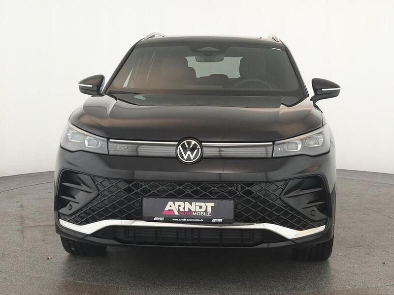 Gebraucht VW Tiguan R-line 193 PS (141 kW) 2025 Deep black perleffekt SUV