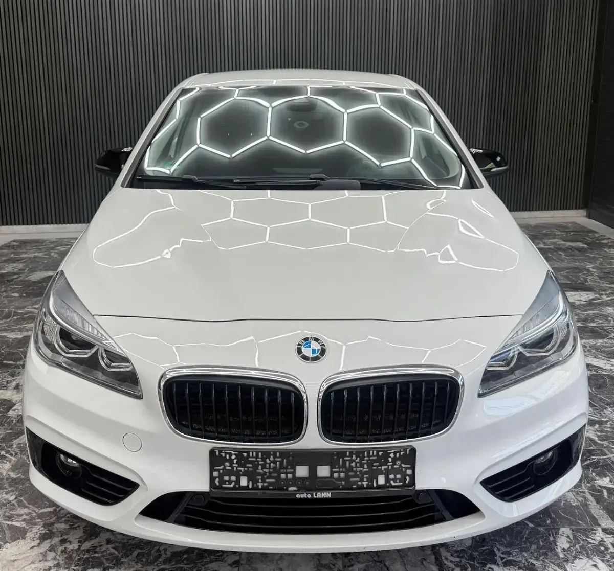Gebraucht BMW 220 Active Tourer Sport Line 192 PS (141 kW) 2015 Weiß Van / Kleinbus