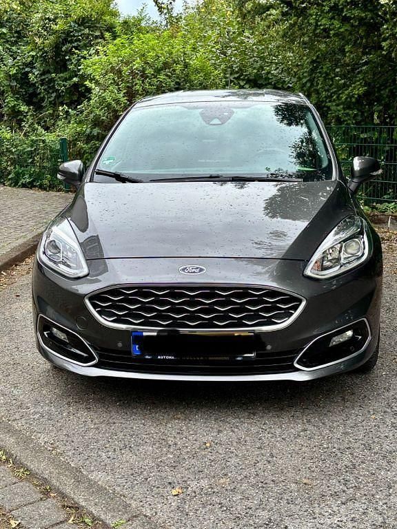 Grau Gebraucht 2018 Ford Fiesta Vignale Kleinwagen | 14.500 € (Fairer Preis) - Bild 1/4