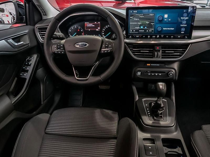 Gebraucht Ford Focus Titanium 155 PS (114 kW) 2025 Schwarz Limousine