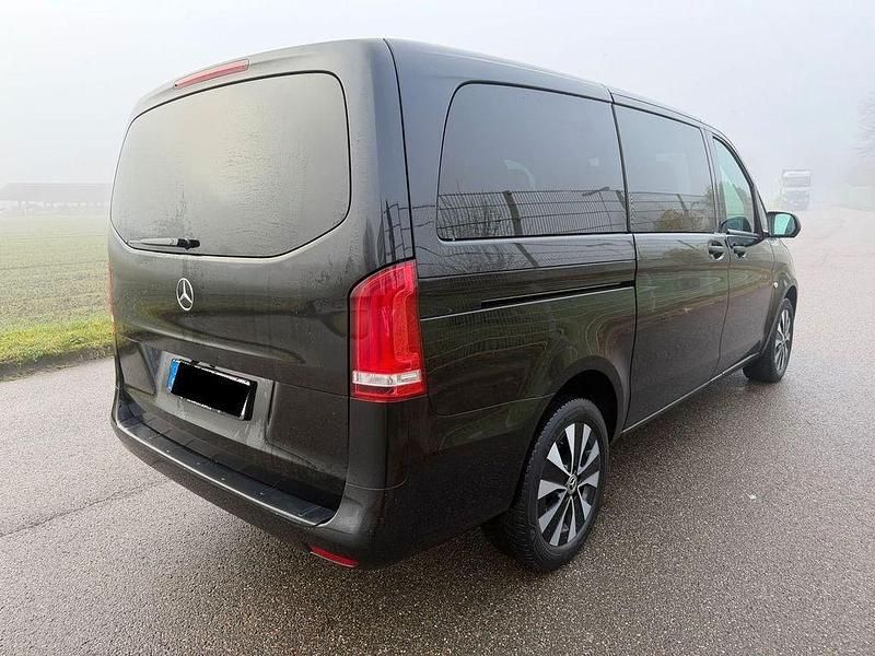 Gebraucht Mercedes Vito 190 PS (139 kW) 2022 Schwarz Van