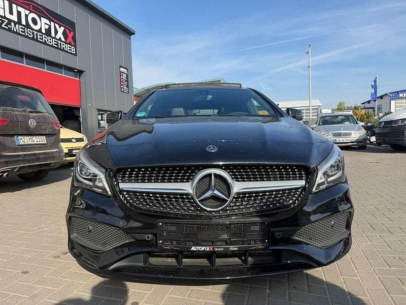 Gebraucht Mercedes CLA180 122 PS (89 kW) 2017 Schwarz Limousine