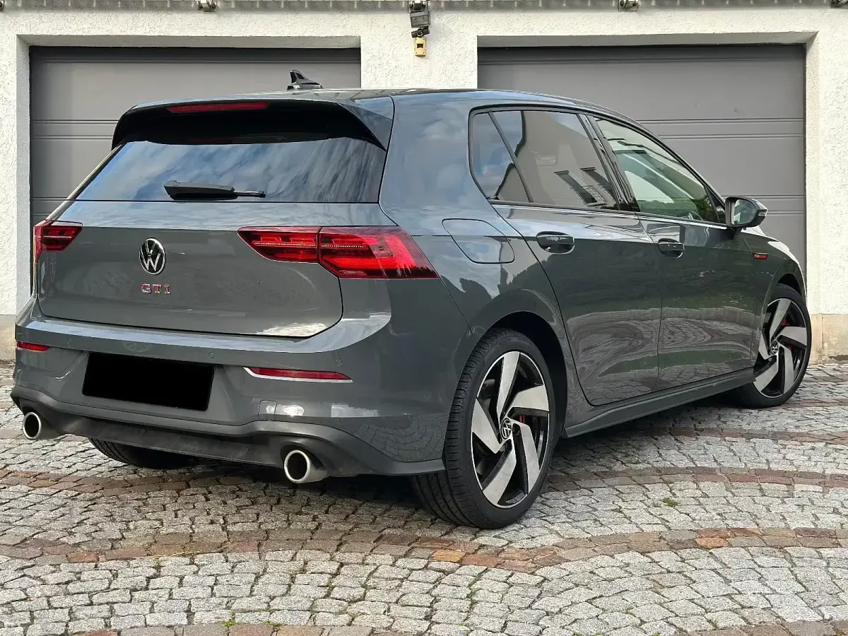 Gebraucht VW Golf VIII GTI 245 PS (180 kW) 2021 Grau Limousine
