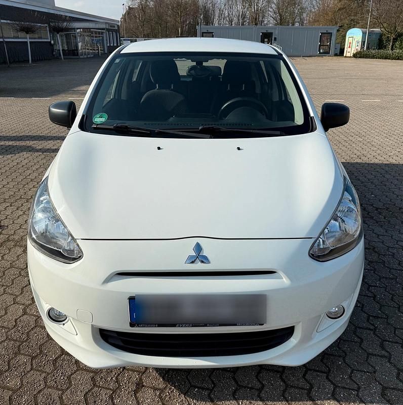 Gebraucht Mitsubishi Space Star Diamant Edition 71 PS (52 kW) 2015 Weiß Kleinwagen
