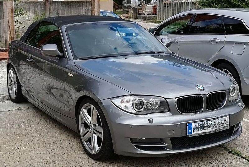 Grau Gebraucht 2010 BMW 123 Cabriolet Performance Cabrio | 10.600 € (Fairer Preis) - Bild 1/4