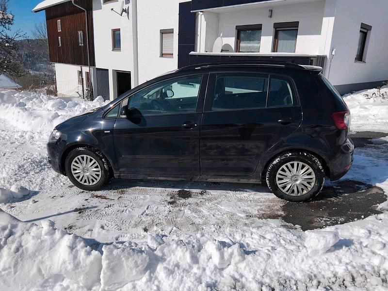 Gebraucht VW Golf VII Match 105 PS (77 kW) 2012 Schwarz Kleinwagen
