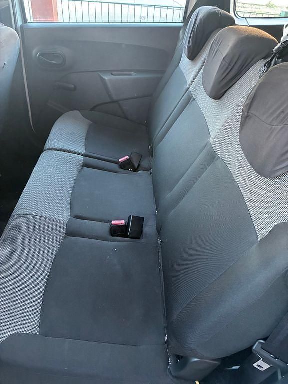 Gebraucht Dacia Lodgy Ambiance 102 PS (75 kW) 2017 Weiß Van / Kleinbus