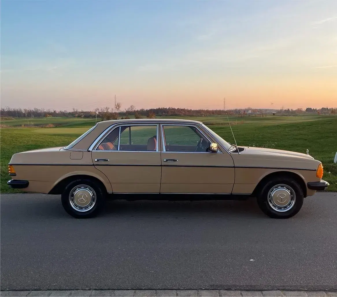 Gebraucht Mercedes 240 72 PS (52 kW) 1979 Beige Limousine